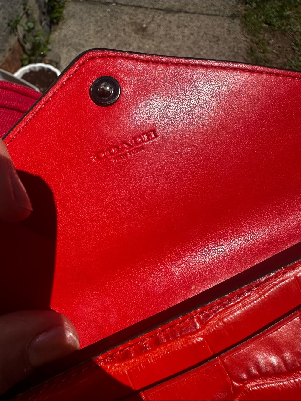 Beautiful Coral Orange Leather COACH wallet alligator skin texture - Picture 8 of 8